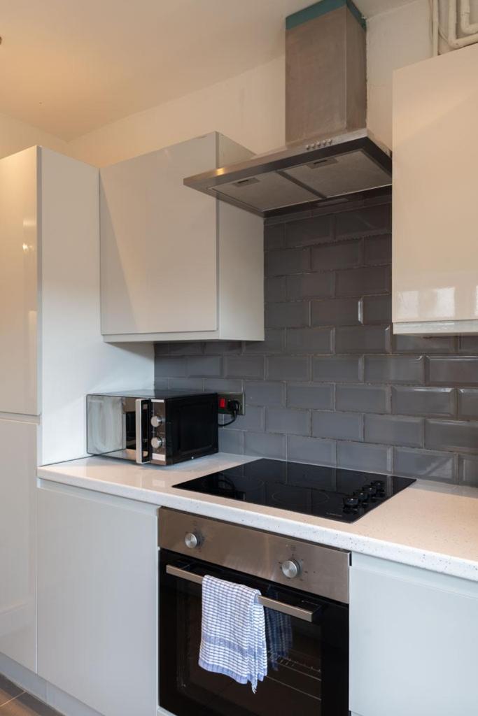 Stylish & Spacious City Centre 3-Bedroom Townhouse - Sleeps 6 Canterbury Exterior photo