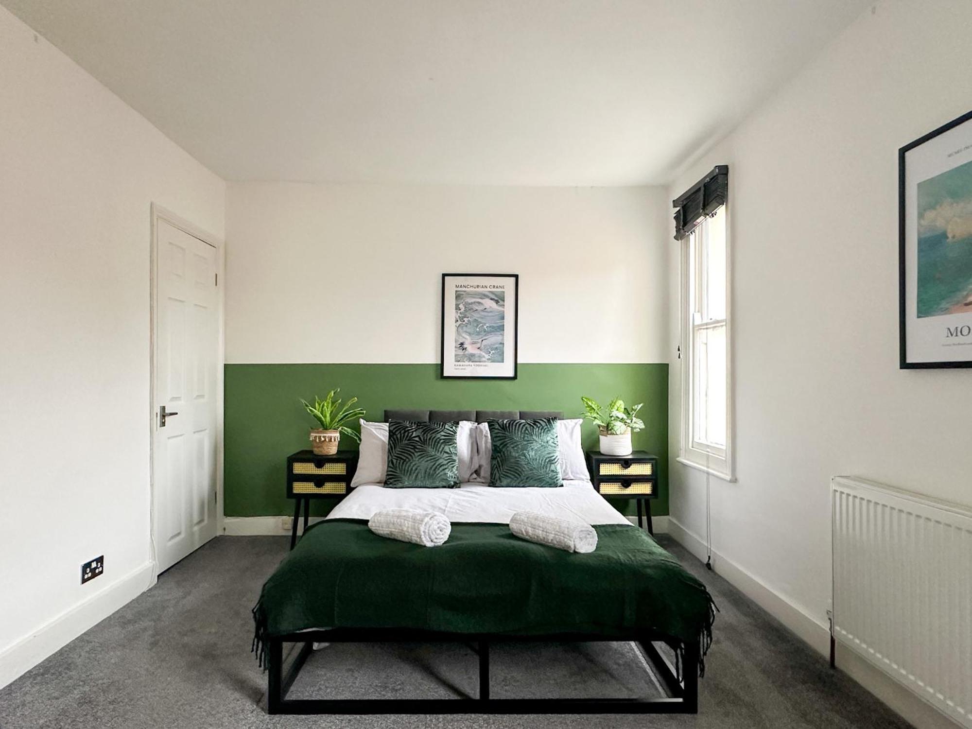 Stylish & Spacious City Centre 3-Bedroom Townhouse - Sleeps 6 Canterbury Exterior photo