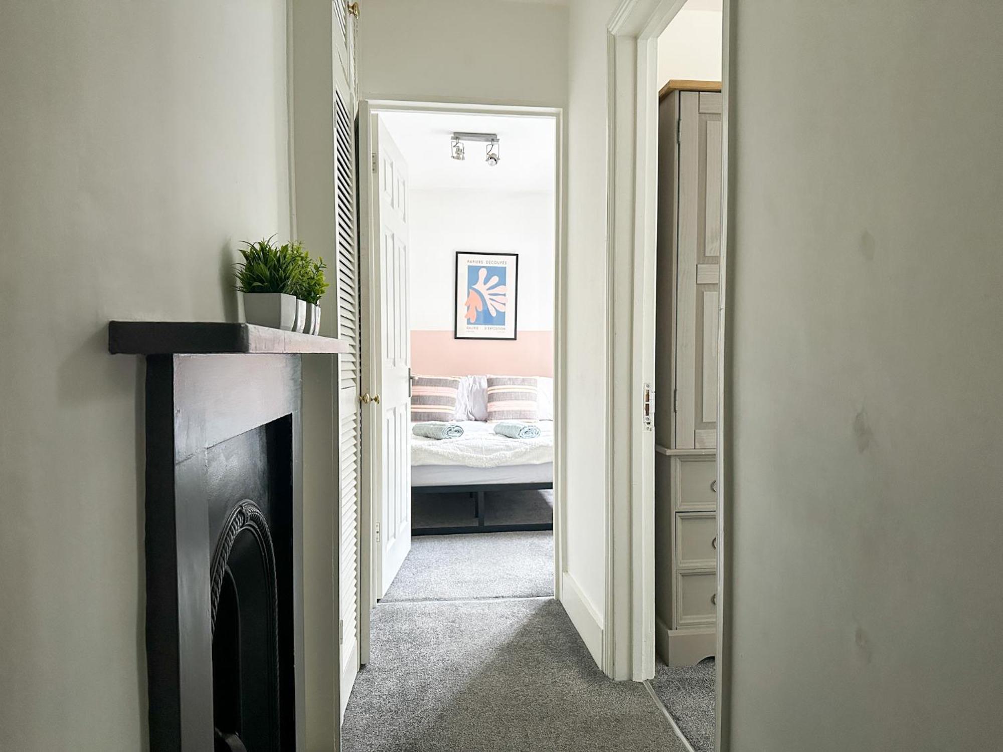 Stylish & Spacious City Centre 3-Bedroom Townhouse - Sleeps 6 Canterbury Exterior photo